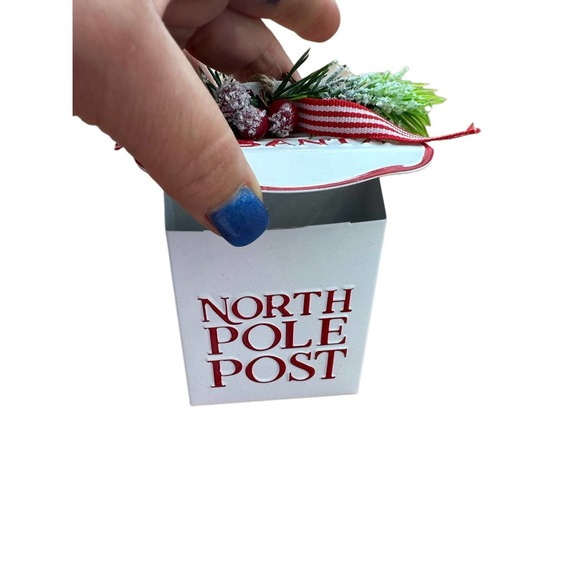 Santa’s North Pole letters to Santa mail box that opens up NWT - Picture 2 of 2